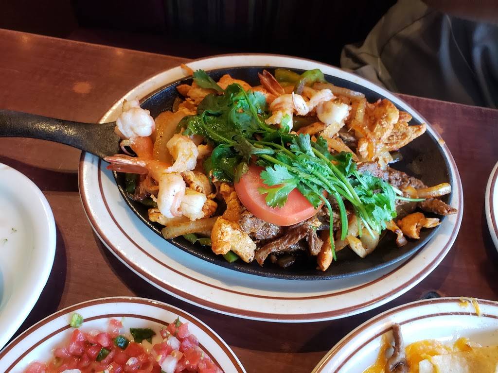 Los Molcajetes | restaurant | 2500 Brundage Ln, Bakersfield, CA 93304, USA | 6616319731 OR +1 661-631-9731