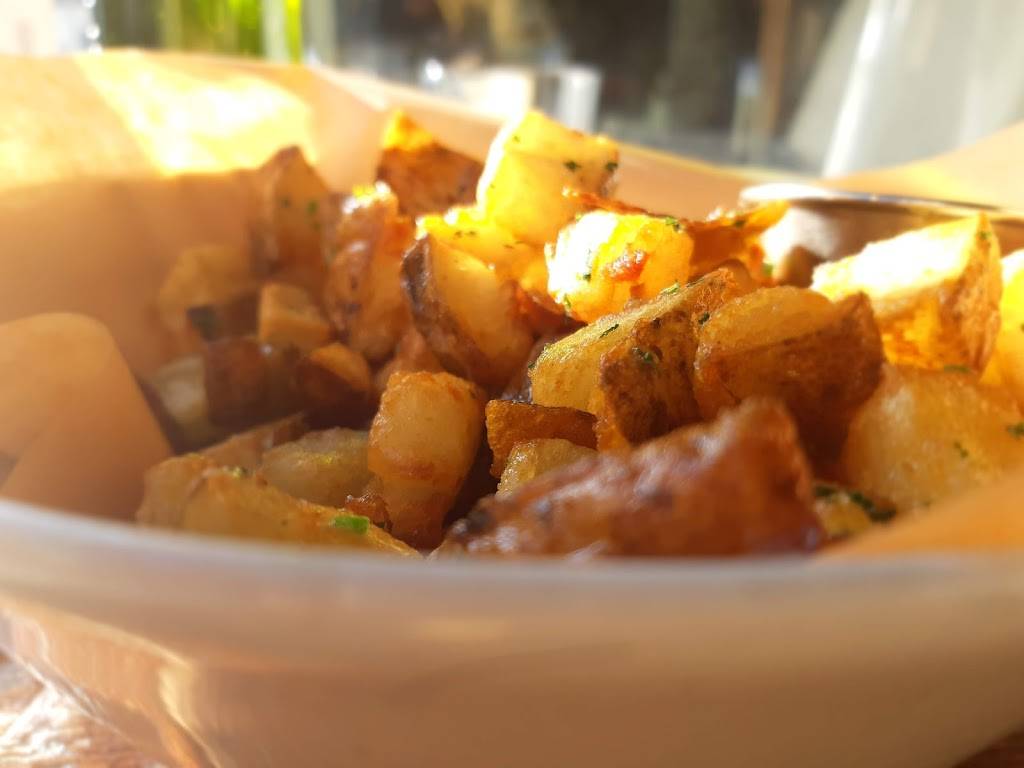 LArtizan Bistro | restaurant | 6349 Rue St-Hubert, Montréal, QC H2S 2L9, Canada | 5145079747 OR +1 514-507-9747