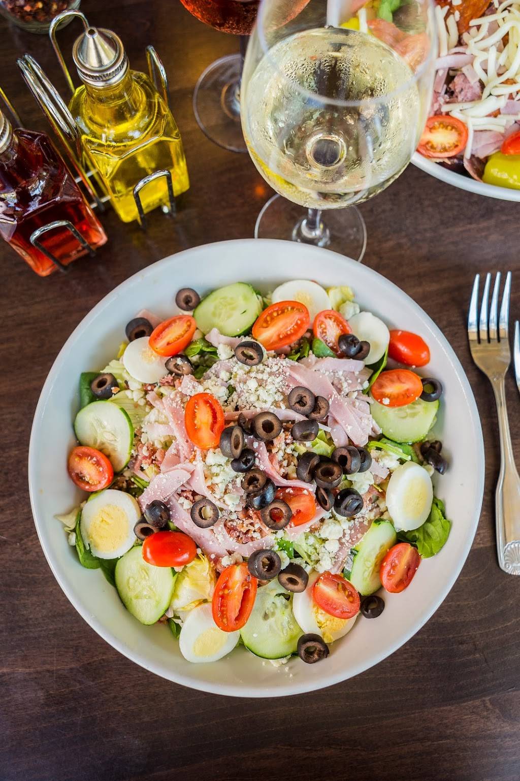 Giuseppis Pizza & Pasta | restaurant | 50 Shelter Cove Ln, Hilton Head Island, SC 29928, USA | 8437854144 OR +1 843-785-4144