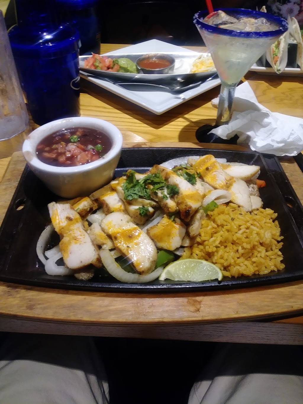 Chilis Grill & Bar | meal takeaway | 4022 Medina Rd, Akron, OH 44333, USA | 3306682882 OR +1 330-668-2882