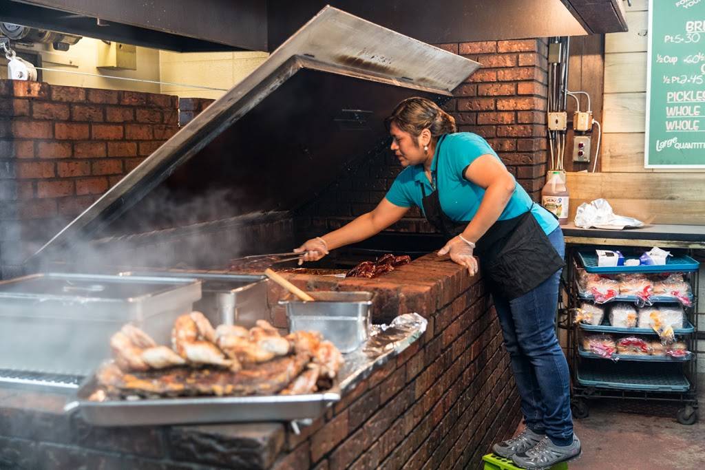 Old Brick Pit Barbeque | restaurant | 4805 Peachtree Rd, Atlanta, GA 30341, USA | 7709867727 OR +1 770-986-7727