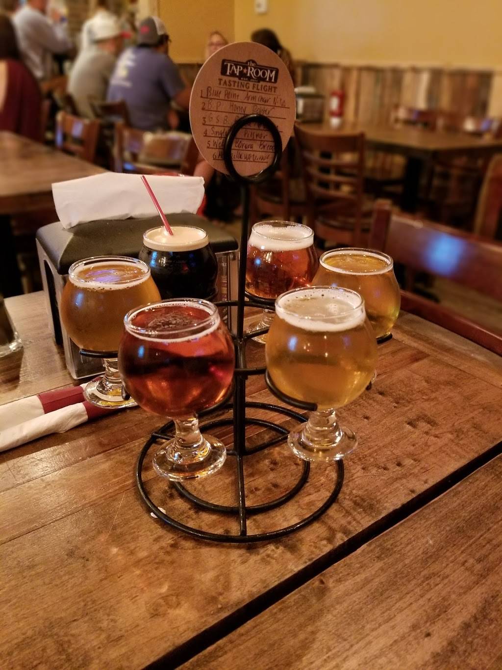 The Tap Room | restaurant | 1010 Park Blvd, Massapequa Park, NY 11762, USA | 5165907030 OR +1 516-590-7030