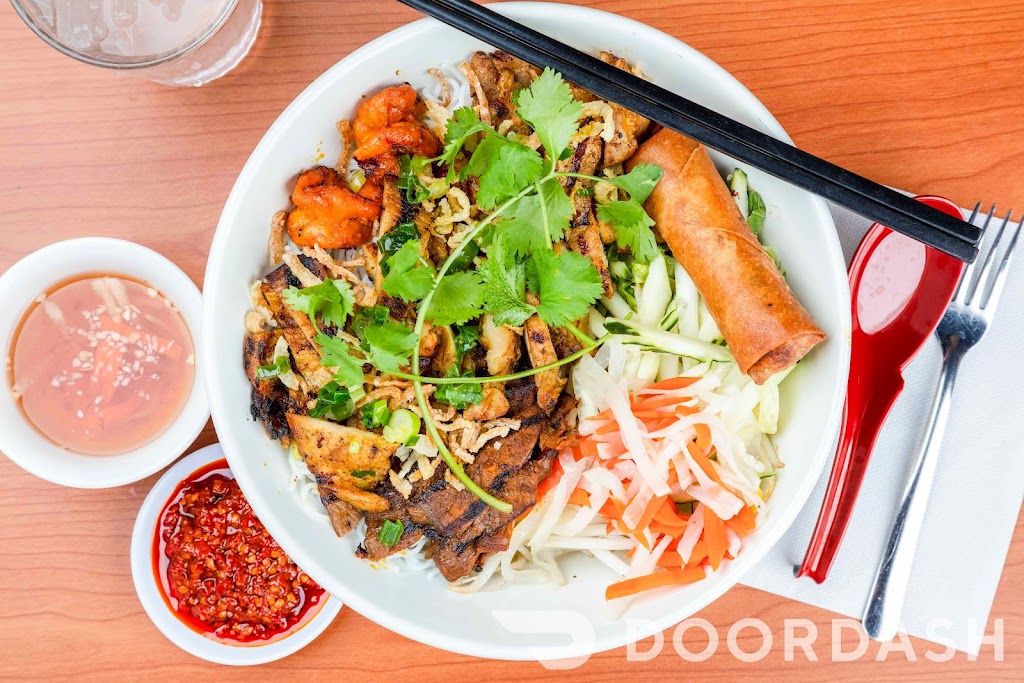 Bang Bang Asian Cuisine | restaurant | 1500 W Littleton Blvd Suite 110A, Littleton, CO 80120, USA | 3037985599 OR +1 303-798-5599