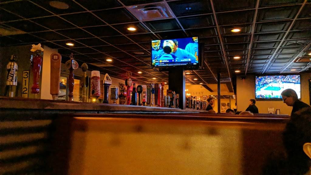 Crosstown Grille | restaurant | 620 Crosstown Drive, Peachtree City, GA 30269, USA | 6788331190 OR +1 678-833-1190