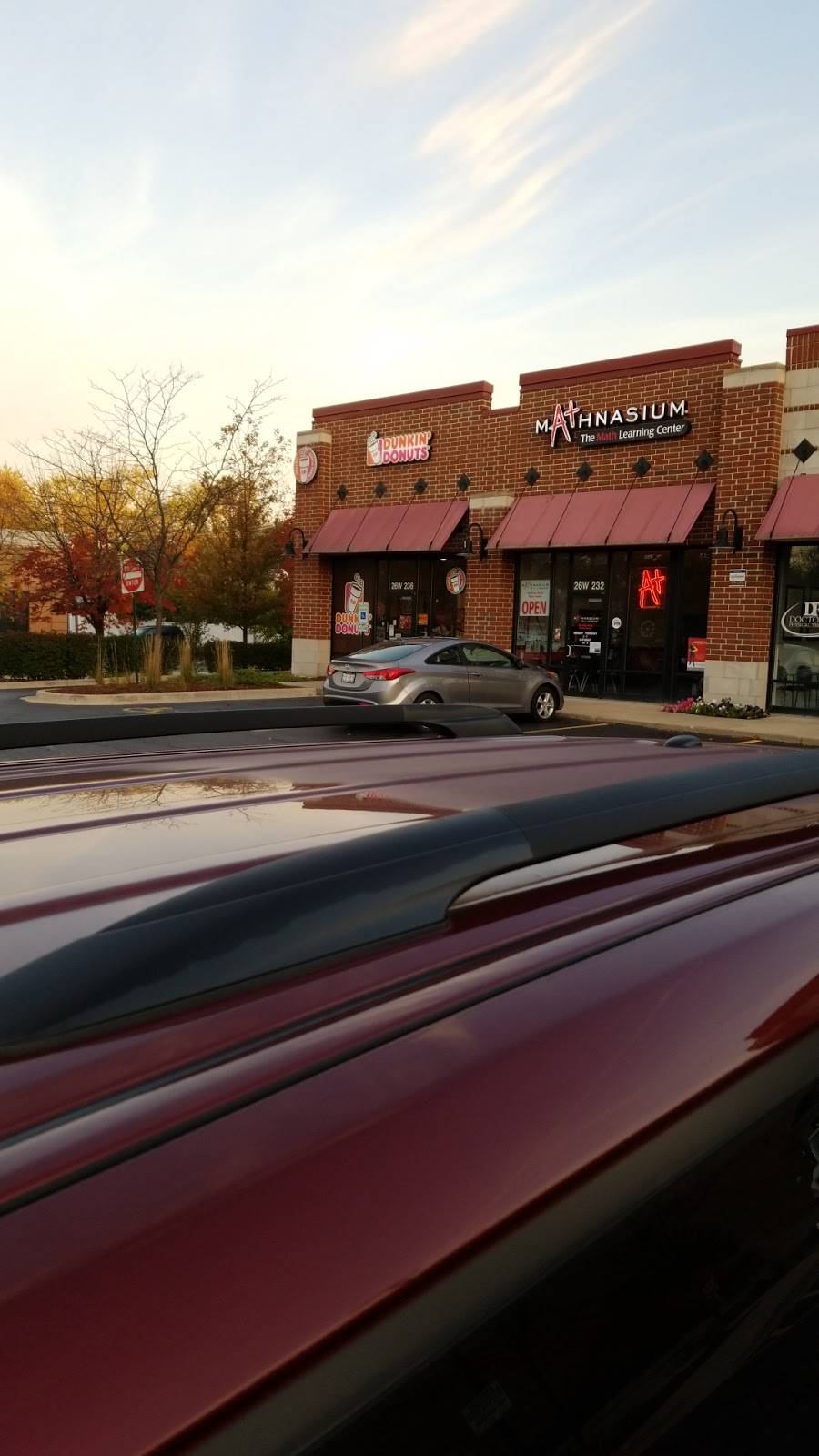 Dunkin Donuts | cafe | 26w220 Geneva Rd, Carol Stream, IL 60188, USA | 6306657781 OR +1 630-665-7781