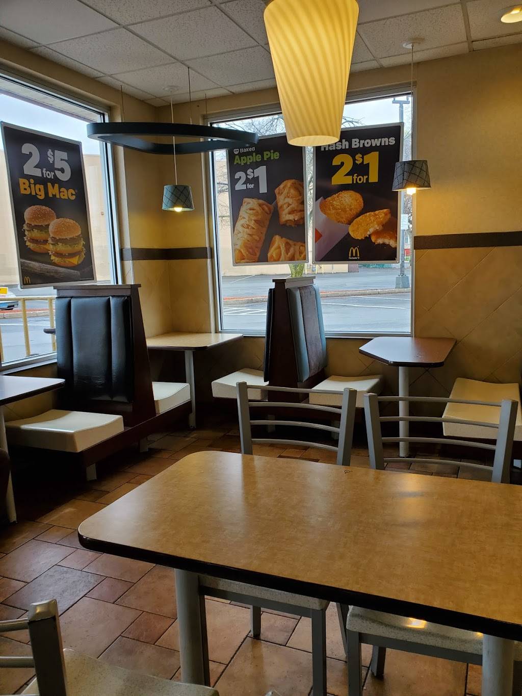 McDonalds | cafe | 40 Martin Luther King Jr Dr, New Britain, CT 06051, USA | 8602290178 OR +1 860-229-0178