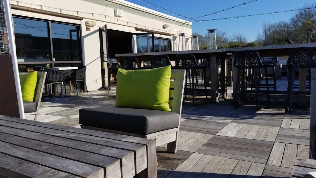 Green Roof Lounge | restaurant | 305 Jackson Ave E, Oxford, MS 38655, USA | 6626386017 OR +1 662-638-6017