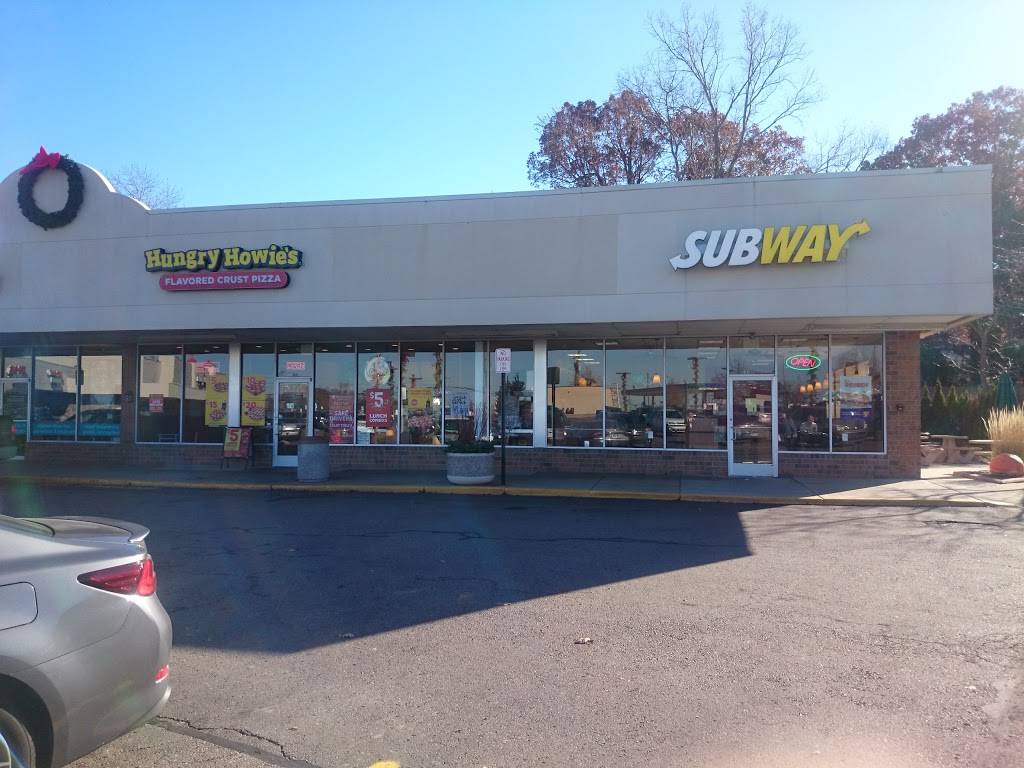 Subway | restaurant | 1619 S Opdyke Rd, Bloomfield Hills, MI 48304, USA | 2483350361 OR +1 248-335-0361