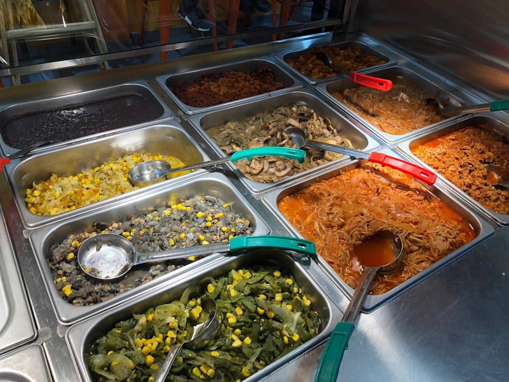 Las Quekas Military | restaurant | 1735 SW Military Dr, San Antonio, TX 78221, USA | 2105980126 OR +1 210-598-0126