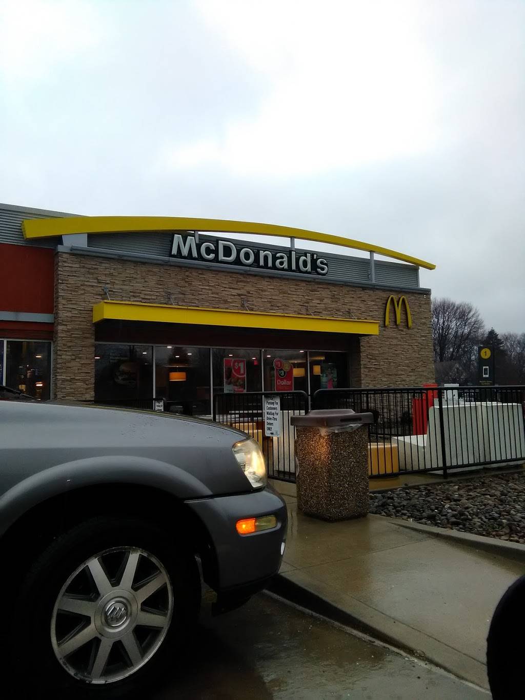 McDonalds | cafe | 95 Richmond St, Painesville, OH 44077, USA | 4403526000 OR +1 440-352-6000