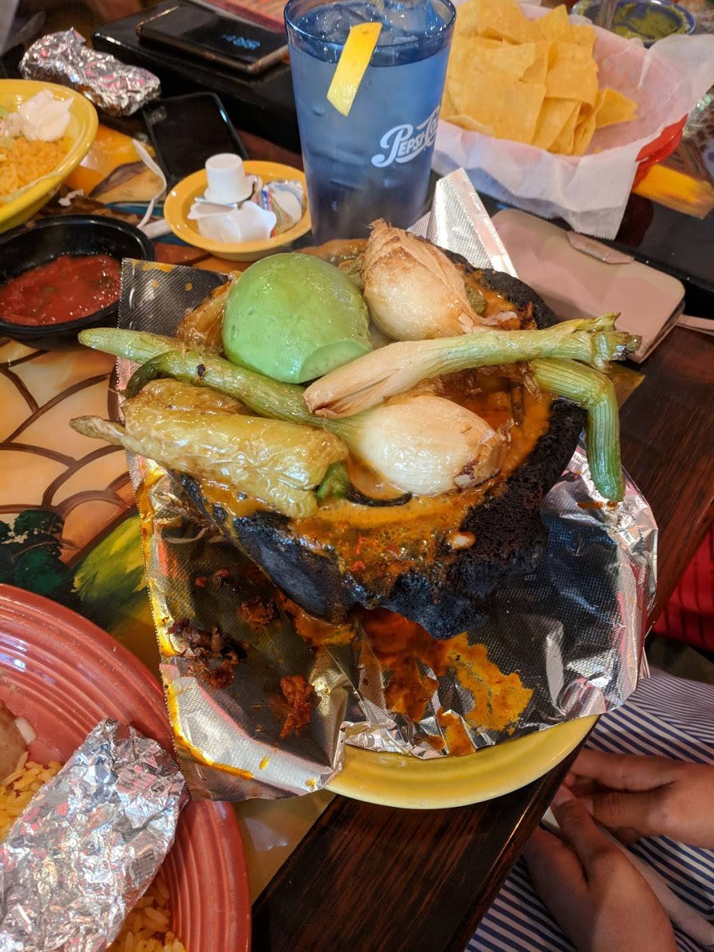 Los Tres Hermanos | restaurant | 31 N Wisconsin St, Elkhorn, WI 53121, USA | 2623791658 OR +1 262-379-1658