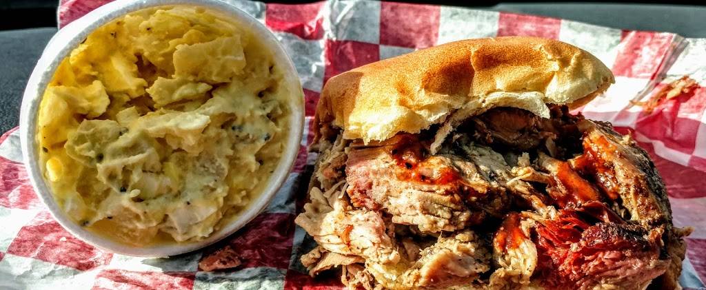 Hillbillys BBQ | restaurant | 1506 Donelson Pkwy, Dover, TN 37058, USA | 9312324449 OR +1 931-232-4449