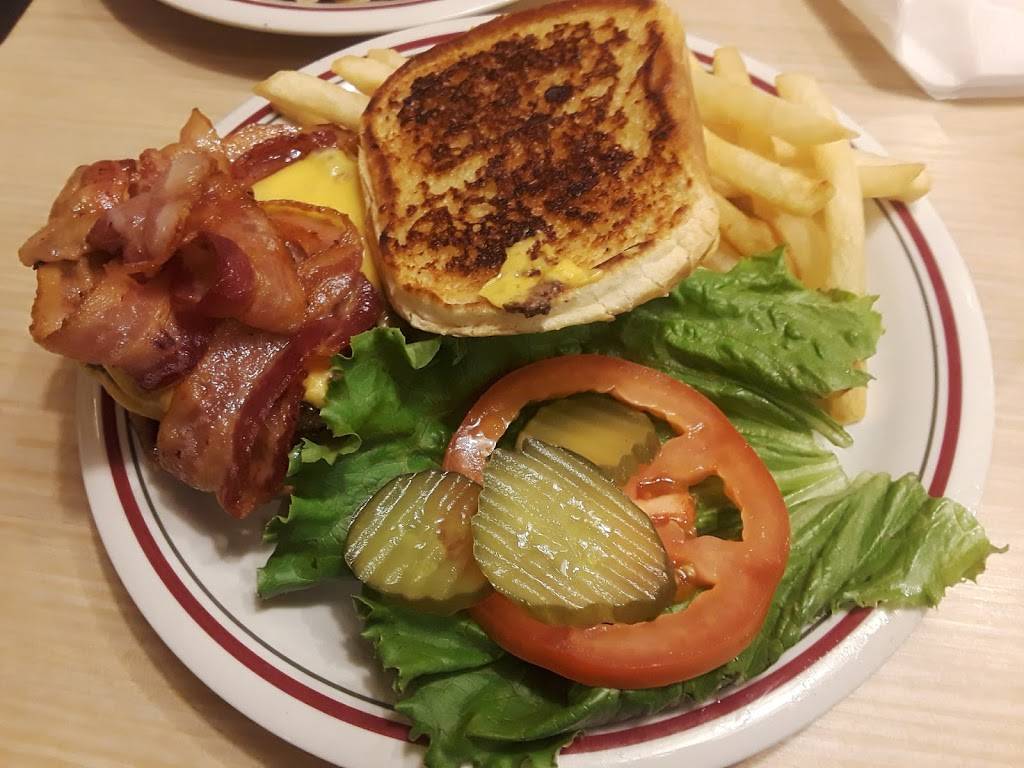 Huddle House | restaurant | 212 Springfield Ave, Newark, NJ 07103, USA | 9738021808 OR +1 973-802-1808