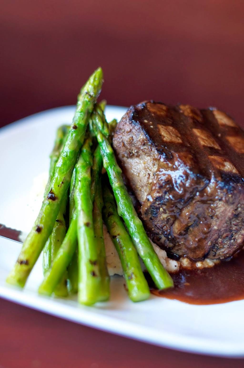 KCs Restaurant and Pub | restaurant | 725 Boston Post Rd, Guilford, CT 06437, USA | 2034530771 OR +1 203-453-0771