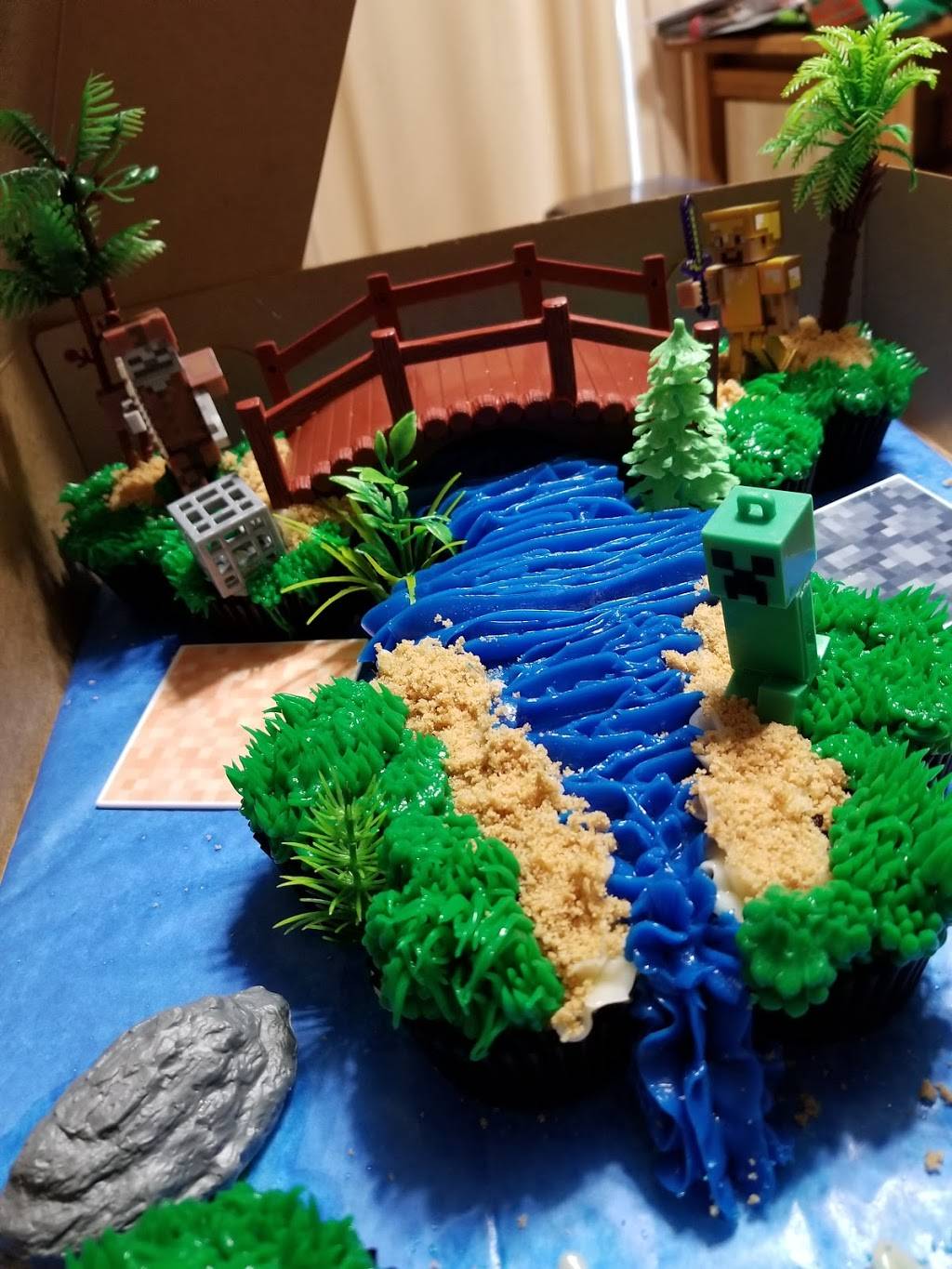 Nutz About Chocolate | restaurant | 59 S Broadway St, Lake Orion, MI 48362, USA | 2486907345 OR +1 248-690-7345