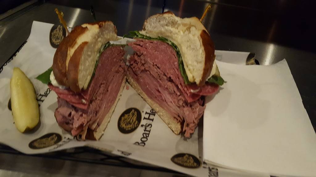 Lucky Bernies | restaurant | 11605 Catalpa Ln, Woodstock, IL 60098, USA | 8155277251 OR +1 815-527-7251