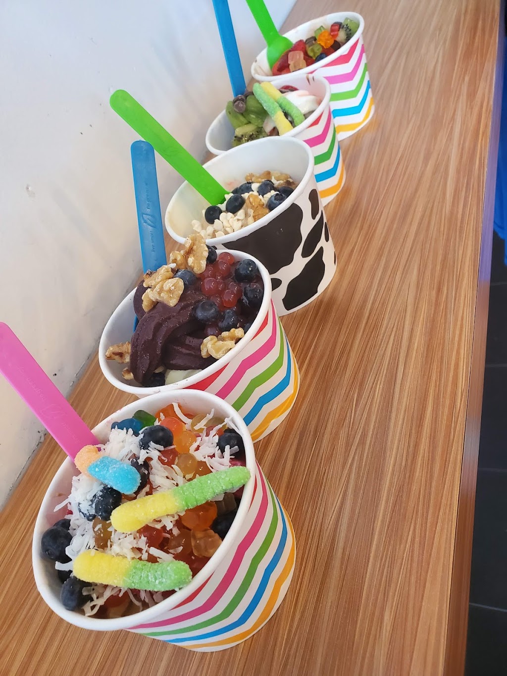 Yogurt Ur Way | restaurant | 3932 W Hillsboro Blvd, Deerfield Beach, FL 33442, USA | 9544292792 OR +1 954-429-2792