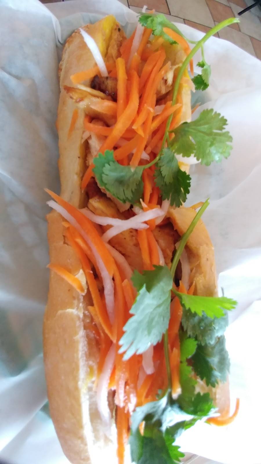 Asian Bistro | restaurant | 1520 S Webb Rd #180, Wichita, KS 67207, USA | 3164256208 OR +1 316-425-6208