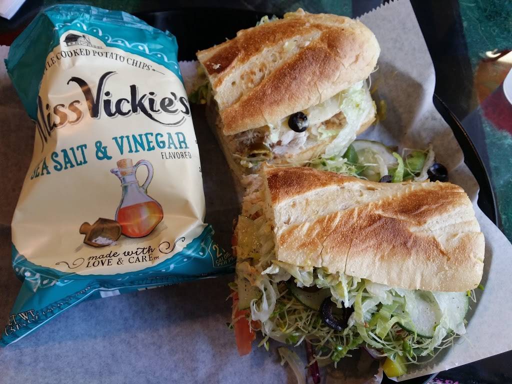 Dagwoods deli IUPUI | meal delivery | 923 Indiana Ave, Indianapolis, IN 46202, USA | 3174265222 OR +1 317-426-5222