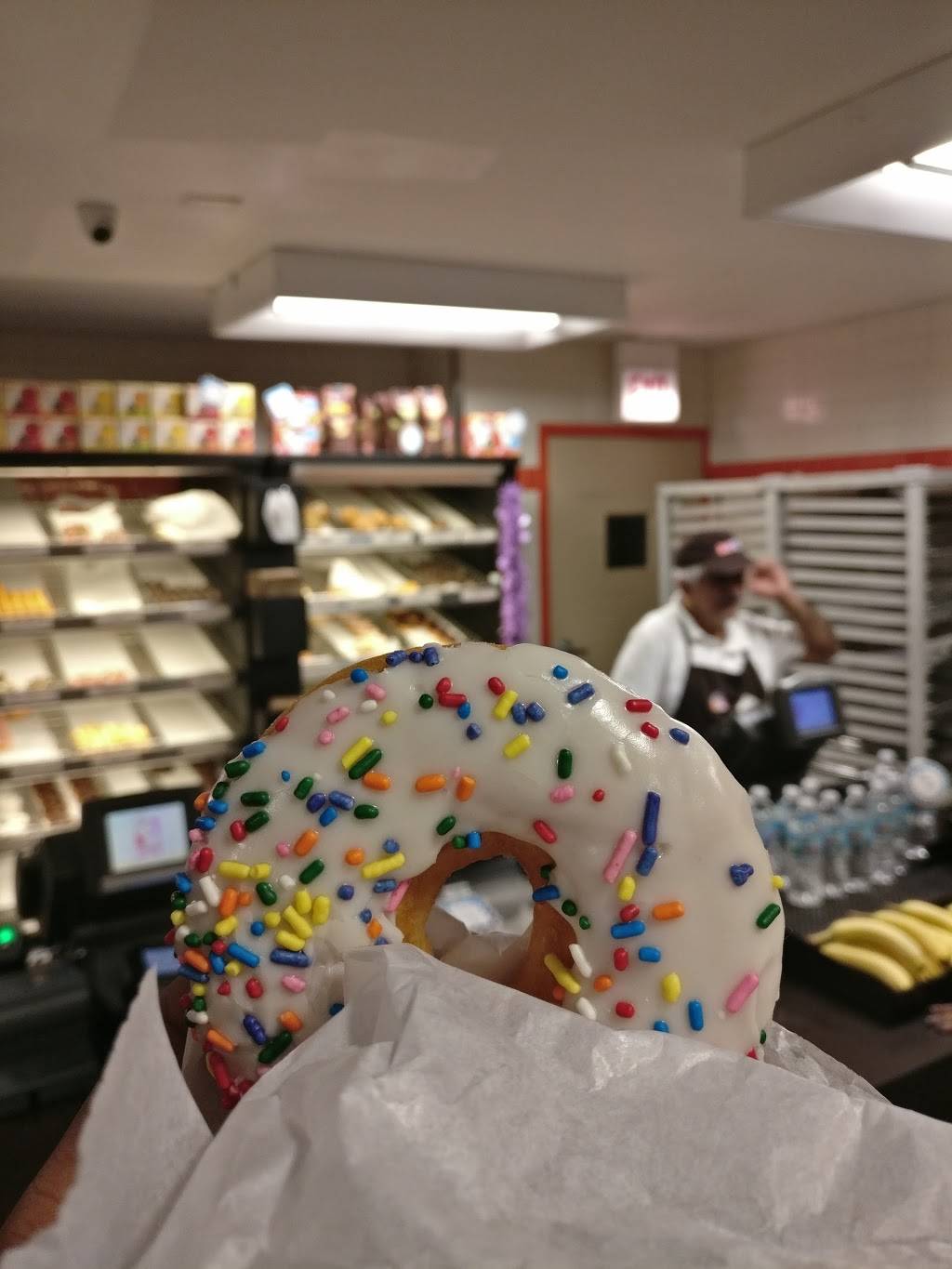 Dunkin Donuts | cafe | 39 W Jackson Blvd, Chicago, IL 60604, USA | 3129393133 OR +1 312-939-3133