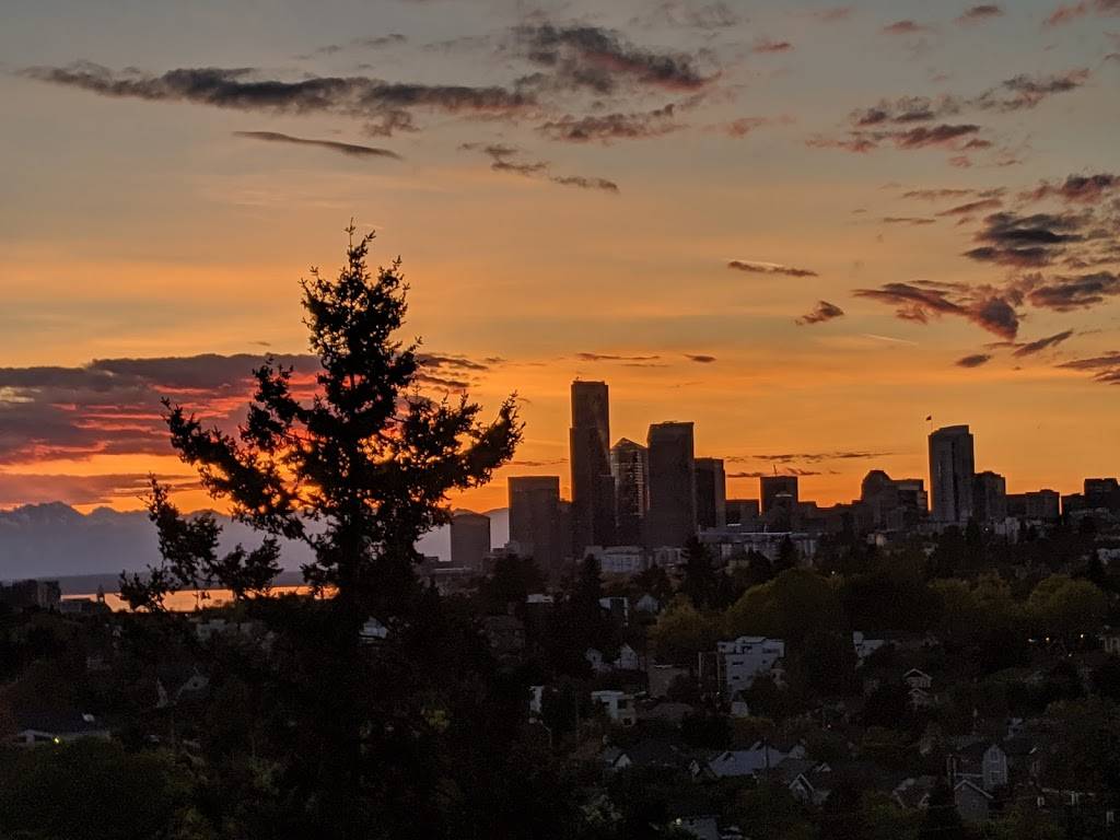 iconiq | restaurant | 1421 31st Ave S, Seattle, WA 98144, USA | 2065687715 OR +1 206-568-7715