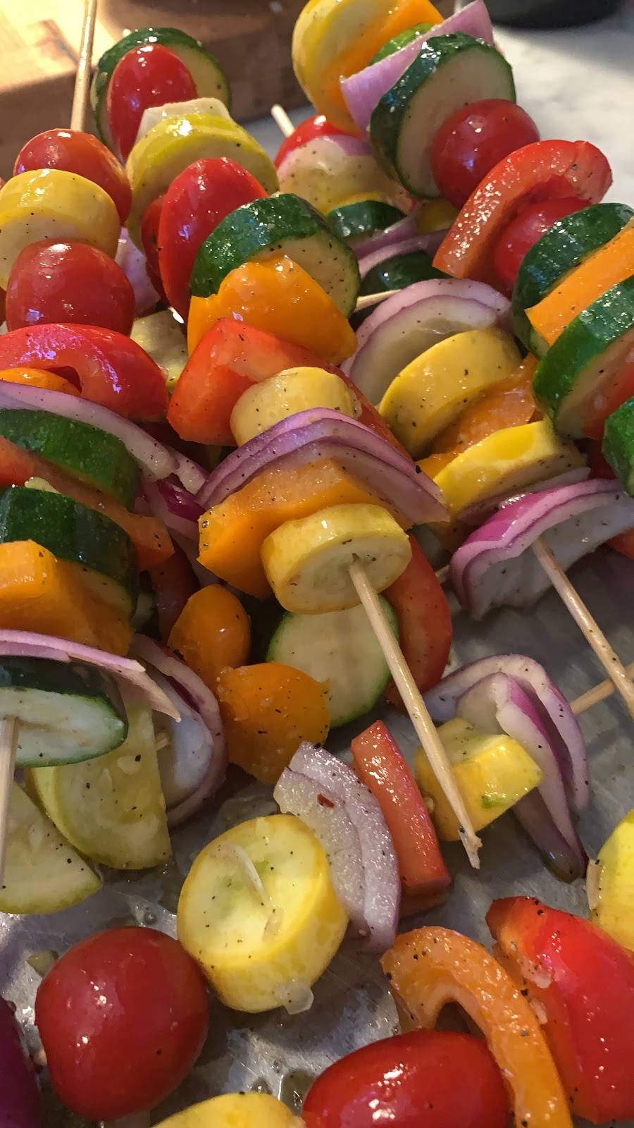 Midnight Train Food Truck | restaurant | 27 Lake Ave, Oak Bluffs, MA 02557, USA | 5085603222 OR +1 508-560-3222