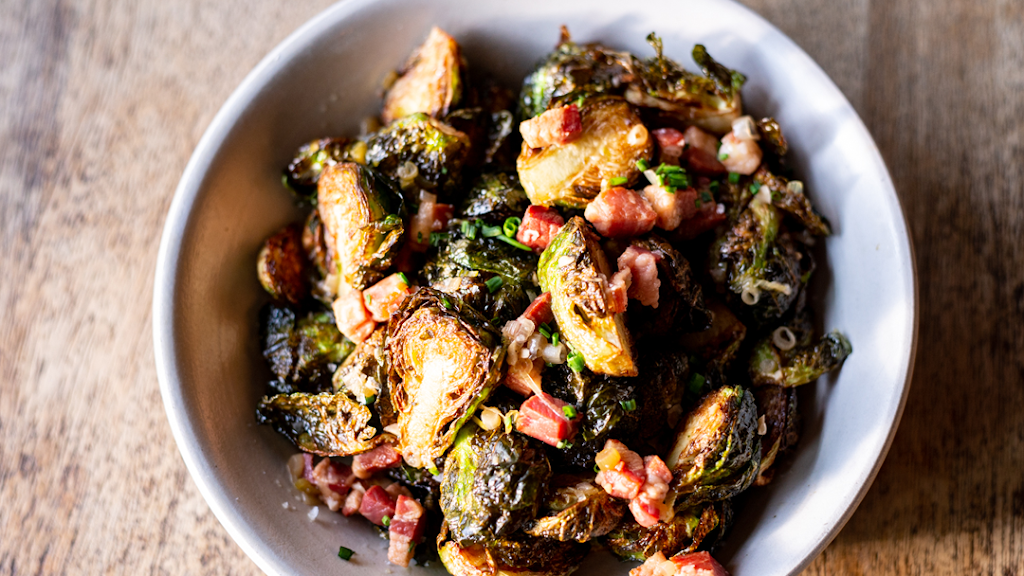 Brewers Tap & Table | restaurant | 256 Moody St, Waltham, MA 02453, USA | 7812223233 OR +1 781-222-3233