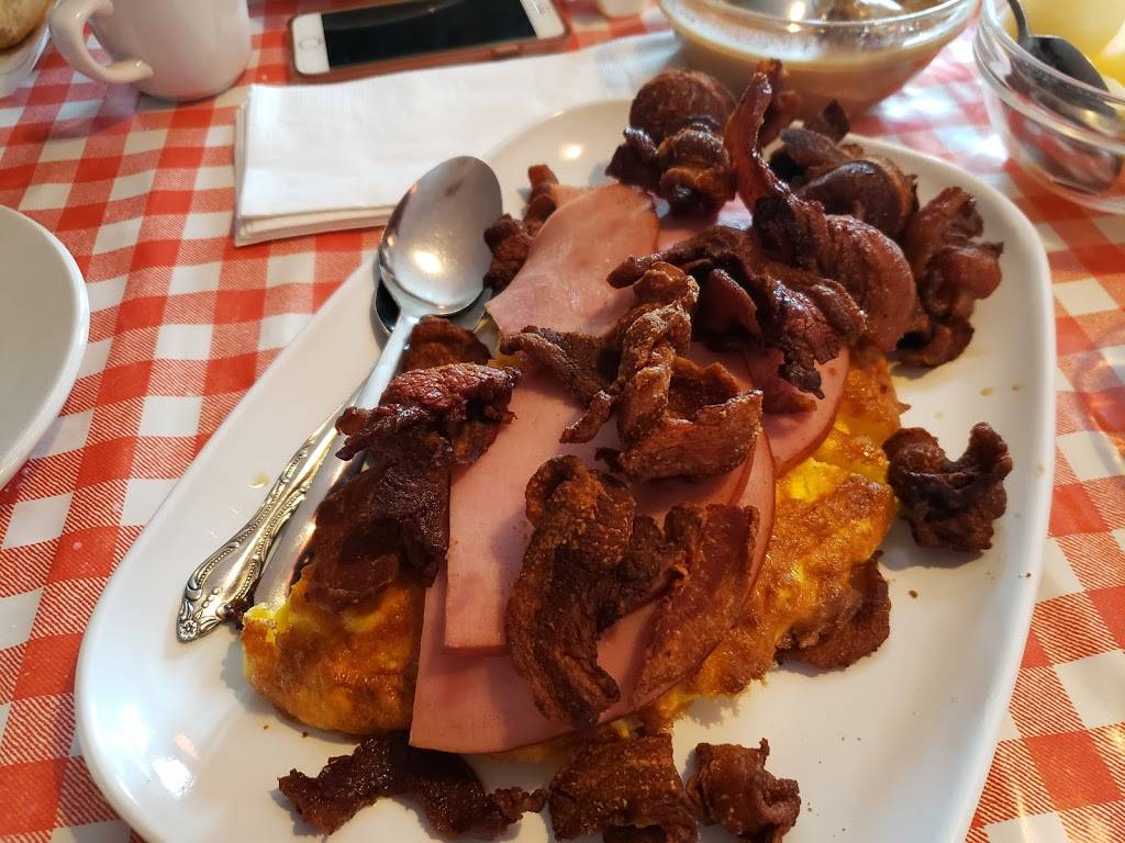 Cabane A Sucre Raymond/ Sucr’O’Max | restaurant | 444 Chemin Avila, Piedmont, QC J0R 1K0, Canada | 4502242569 OR +1 450-224-2569