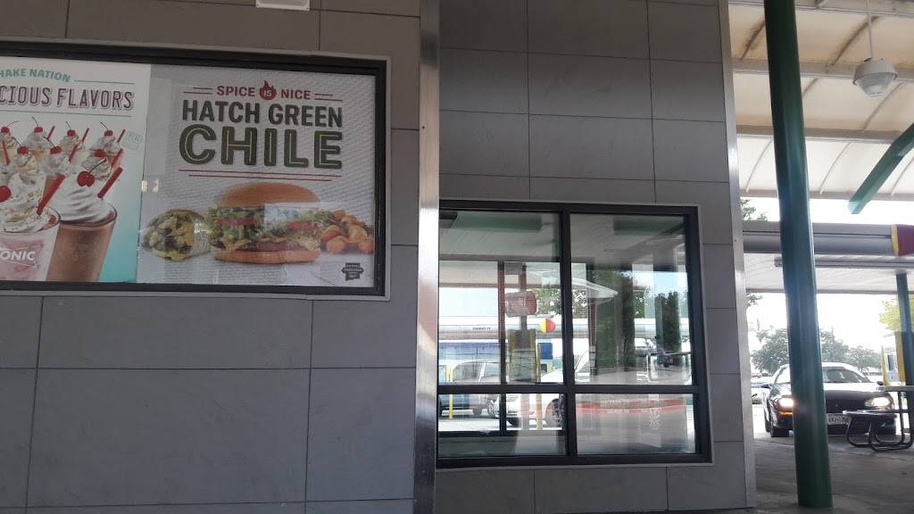 Sonic Drive-In | restaurant | 2219 Colorado Blvd, Denton, TX 76205, USA | 9405801661 OR +1 940-580-1661