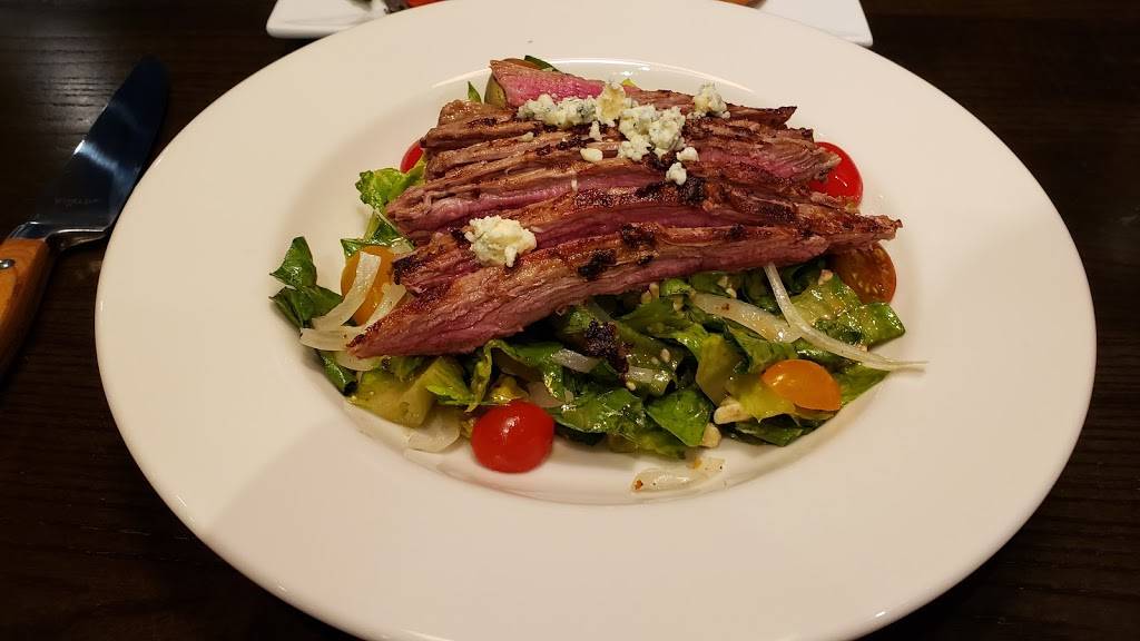 Tugs Proper | restaurant | 310 Main St, Highlands, NC 28741, USA | 8285263555 OR +1 828-526-3555