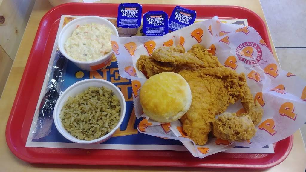 Popeyes Louisiana Kitchen | restaurant | 2805 Saviers Rd, Oxnard, CA 93033, USA | 8054838300 OR +1 805-483-8300