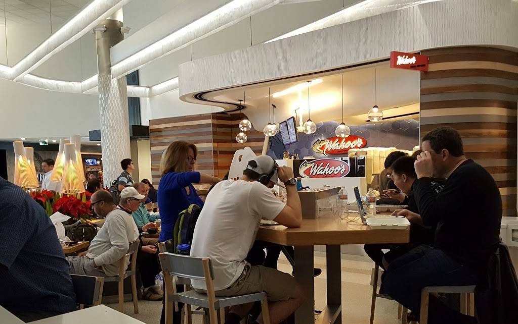 Wahoos Fish Taco | restaurant | 600 World Way, Los Angeles, CA 90045, USA | 3106461770 OR +1 310-646-1770