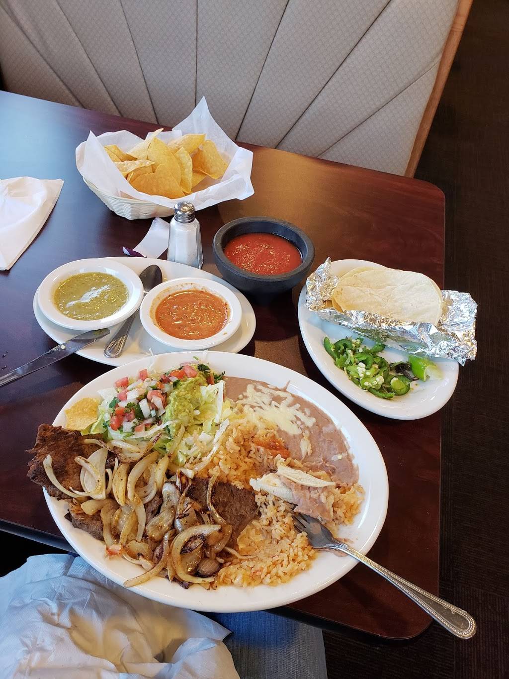 Arriba Villa Taqueria And Mexican Food | restaurant | 3040 University Pkwy, Winston-Salem, NC 27105, USA | 3368308125 OR +1 336-830-8125