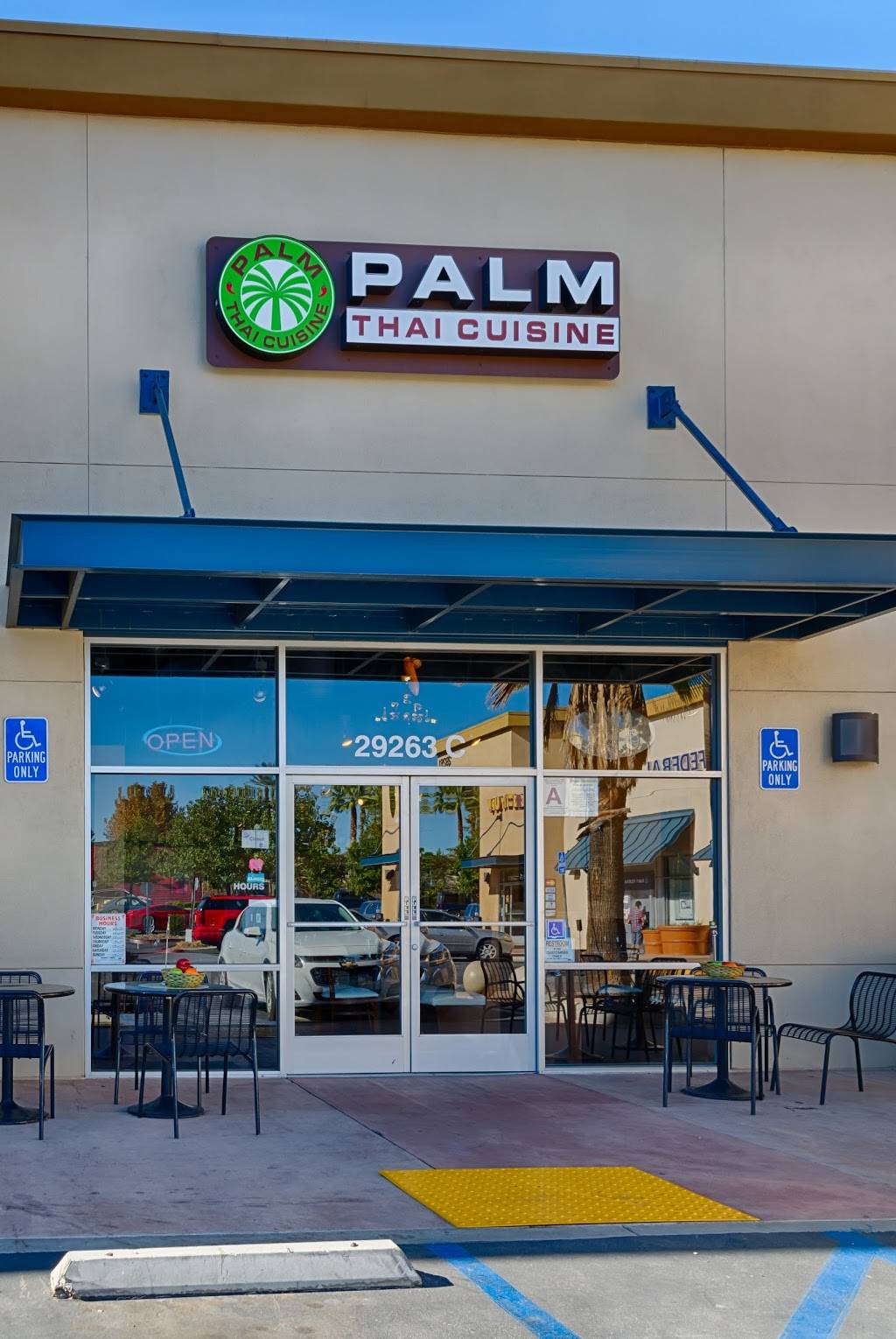 Palm Thai Cuisine | restaurant | 29263 Central Ave C, Lake Elsinore, CA 92532, USA | 9514373939 OR +1 951-437-3939