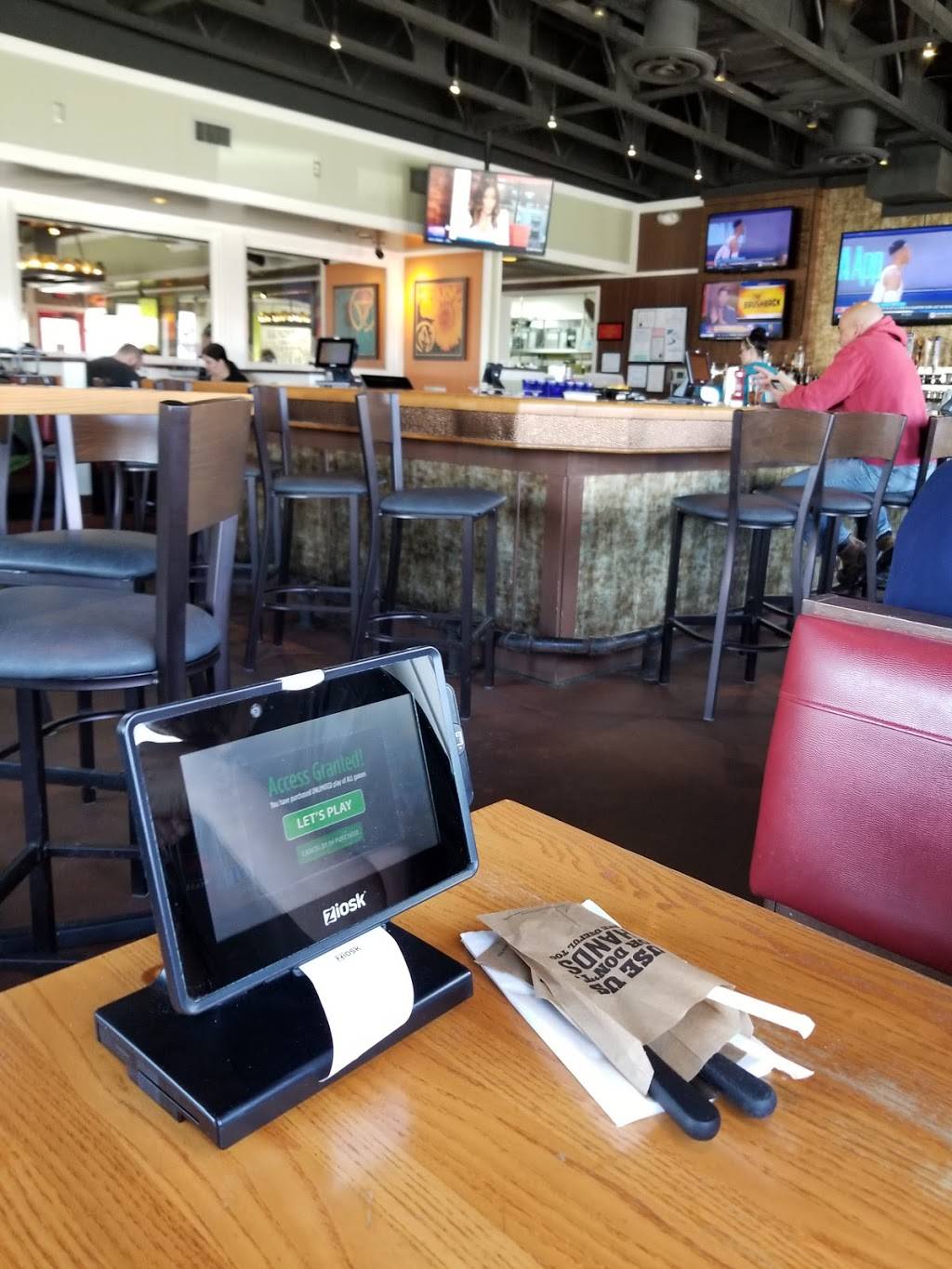 Chilis Grill & Bar | restaurant | 105 Town Centre Dr, Johnstown, PA 15904, USA | 8142663884 OR +1 814-266-3884