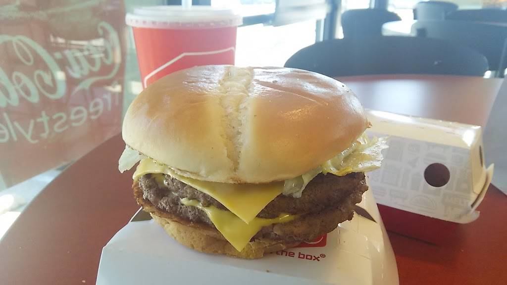 Jack in the Box | restaurant | 5775 W Pleasant Ridge Rd, Arlington, TX 76016, USA | 8174835812 OR +1 817-483-5812