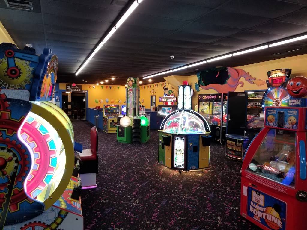 Cool Crest Family Fun Center | restaurant | 10735 E US-40, Independence, MO 64055, USA | 8163580088 OR +1 816-358-0088
