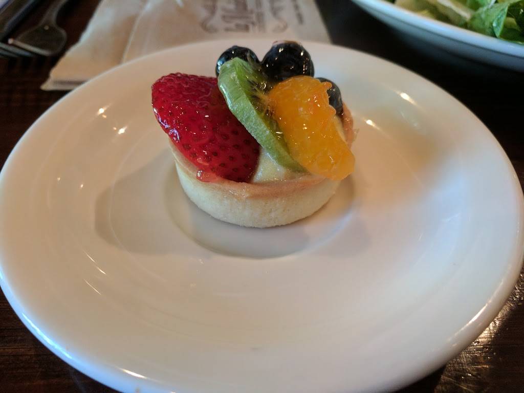 la Madeleine French Bakery & Cafe Lemmon | restaurant | 3906 Lemmon Ave Suite 110, Dallas, TX 75219, USA | 2145210183 OR +1 214-521-0183