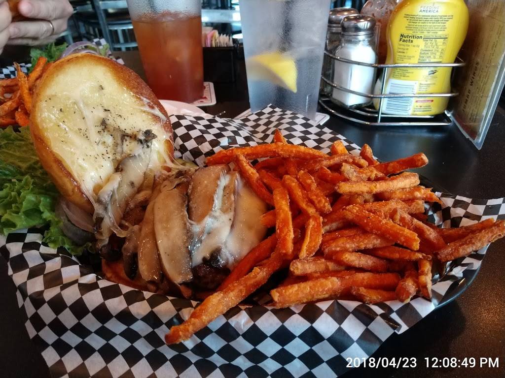 Devils Advocate Sports Grill | restaurant | 955 E University Dr, Tempe, AZ 85281, USA | 4809212585 OR +1 480-921-2585