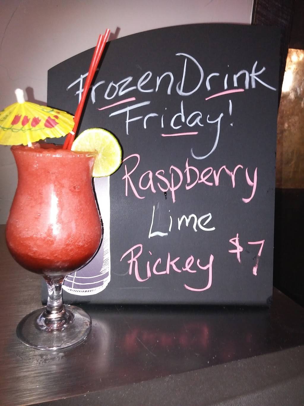 Middle Ground Grill | restaurant | 416 Middle St, Weymouth, MA 02189, USA | 7813379905 OR +1 781-337-9905