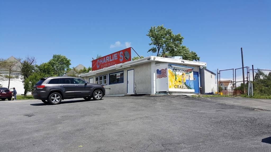 Charlies Hamburgers | restaurant | 237 East MacDade Boulevard, Folsom, PA 19033, USA | 6104614228 OR +1 610-461-4228