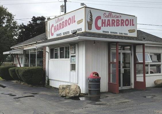 Sullivans Charbroil | restaurant | 3590 E Main St, Fredonia, NY 14063, USA | 7166726225 OR +1 716-672-6225