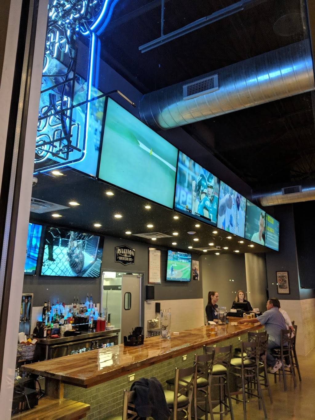 Double Schotts Sports Bar & Grill | restaurant | 2055 Central Plaza Suite 102, New Braunfels, TX 78130, USA | 8306325355 OR +1 830-632-5355