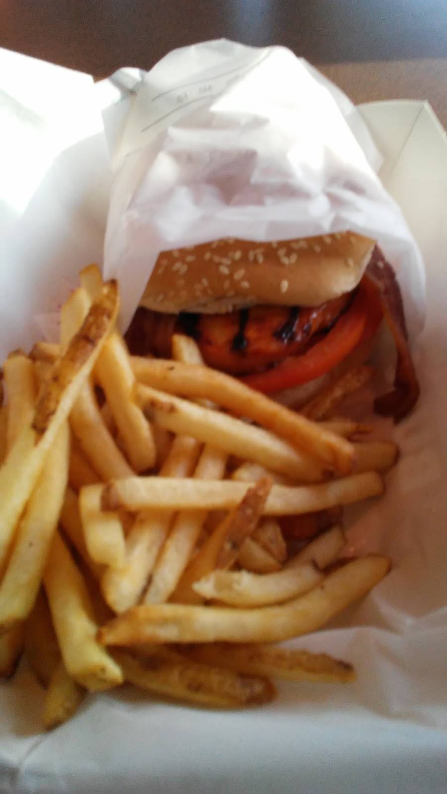 Hardees | restaurant | 322 S Washington St, Du Quoin, IL 62832, USA | 6185428048 OR +1 618-542-8048