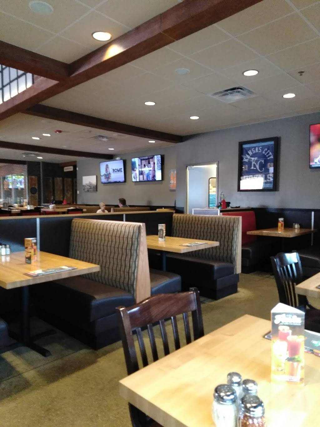 Old Chicago | restaurant | 4661 S Cochise Ct, Independence, MO 64055, USA | 8163503559 OR +1 816-350-3559