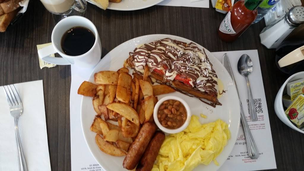 Petinos | restaurant | 5520 Boul Henri-Bourassa O, Saint-Laurent, QC H4R 0M6, Canada | 5143369000 OR +1 514-336-9000