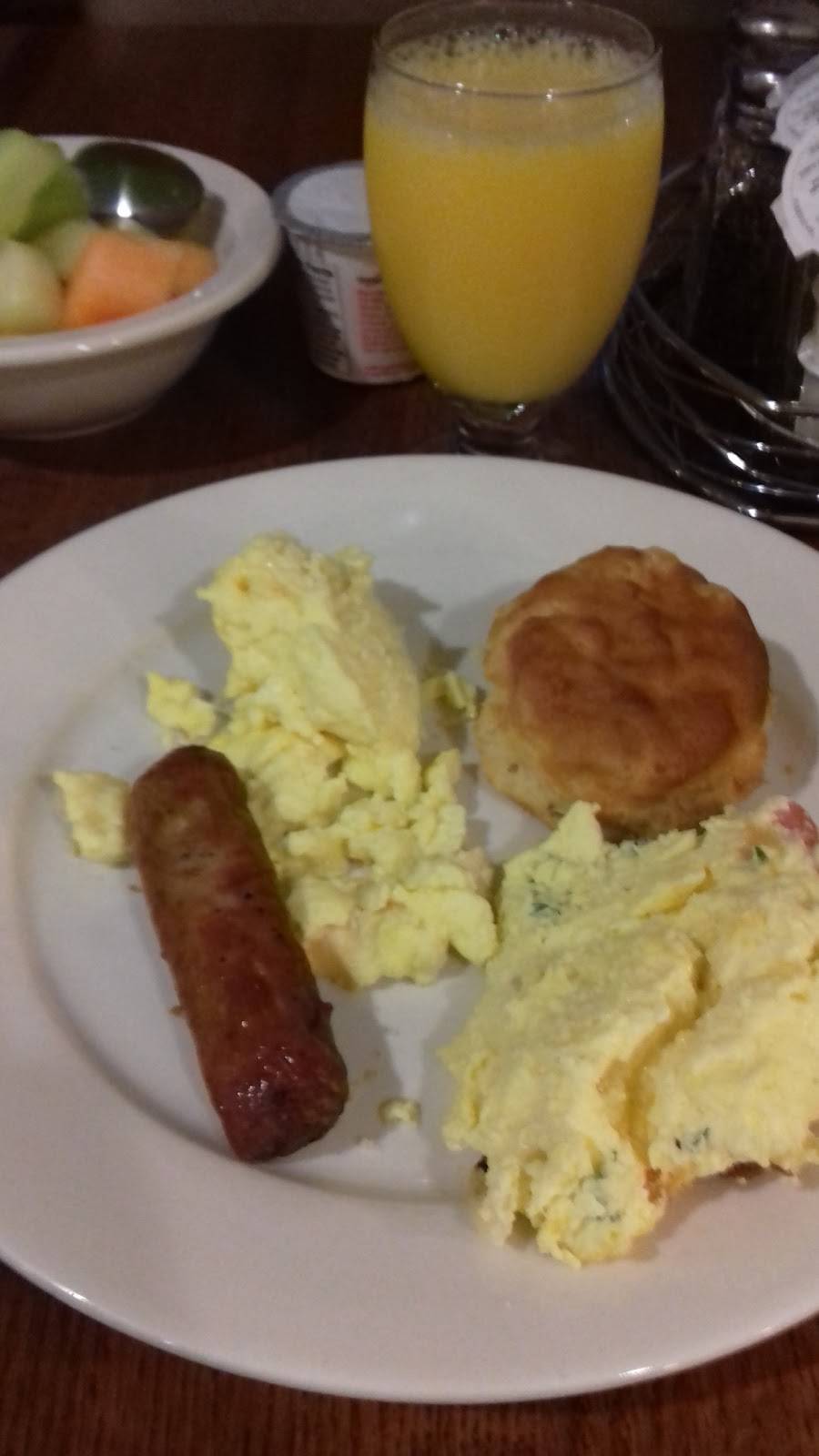 Commodore Grille | restaurant | 2613 West End Ave, Nashville, TN 37203, USA | 6153274707 OR +1 615-327-4707