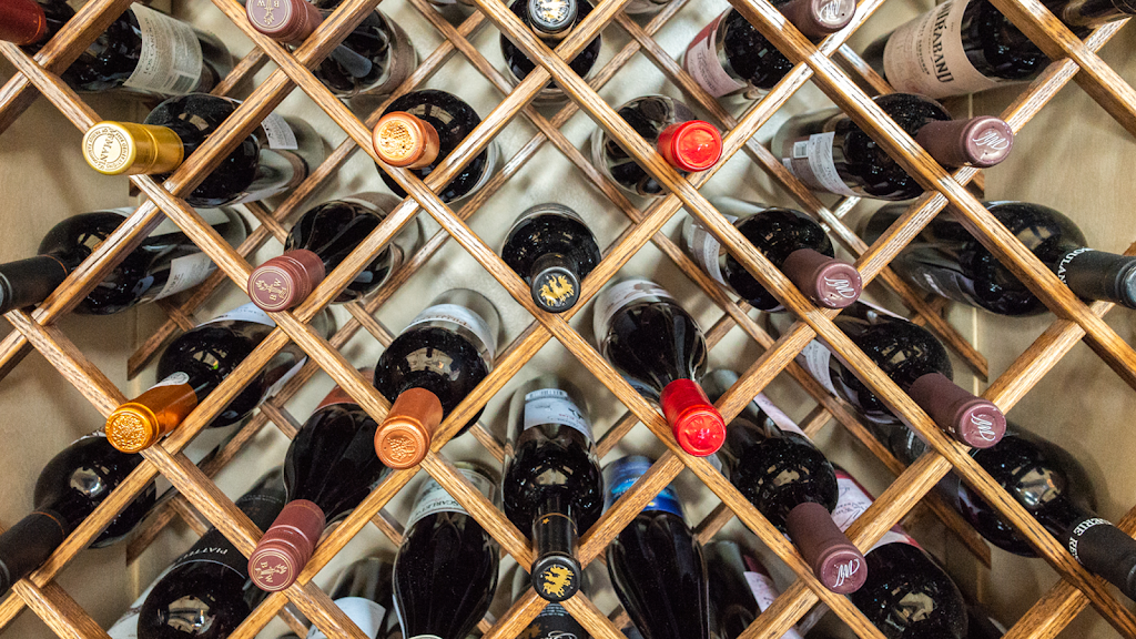 The Vault Wine Bar | restaurant | 29 W Main St, Shelby, OH 44875, USA | 5672929081 OR +1 567-292-9081