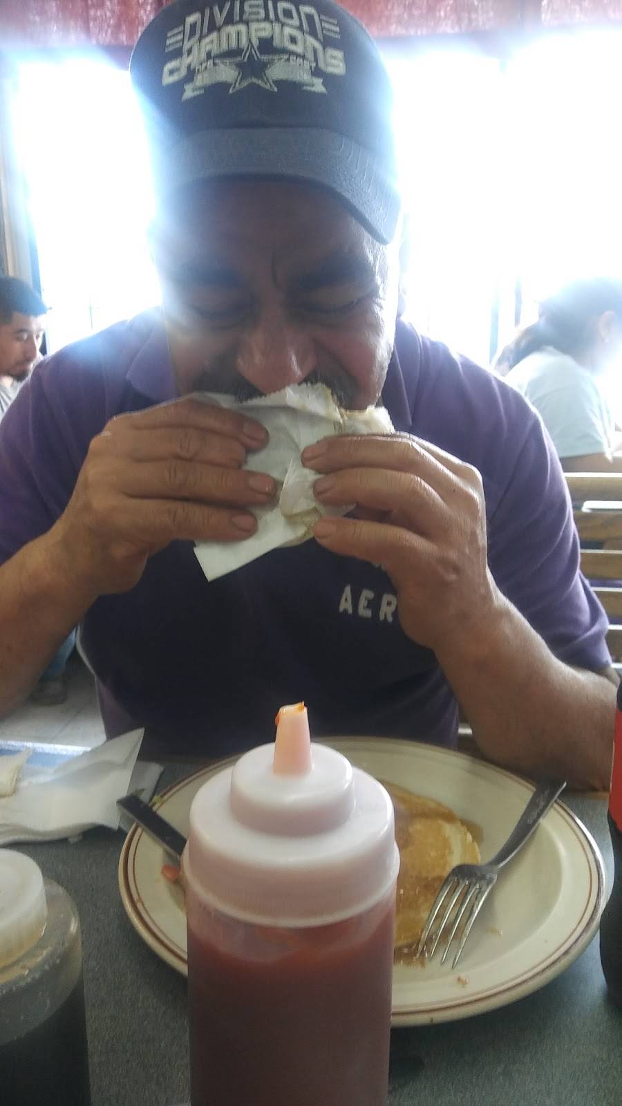 Military QuickStop | restaurant | 5911 Military Pkwy, Dallas, TX 75227, USA | 2143888531 OR +1 214-388-8531