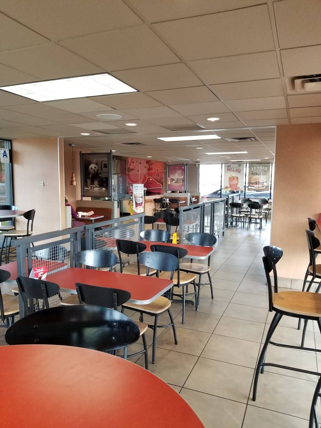 Jack in the Box | restaurant | 140 Broadway, El Cajon, CA 92021, USA | 6194424747 OR +1 619-442-4747